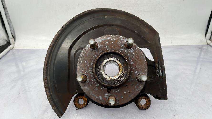 Fusee avant gauche NISSAN JUKE 1 PHASE 1 Diesel