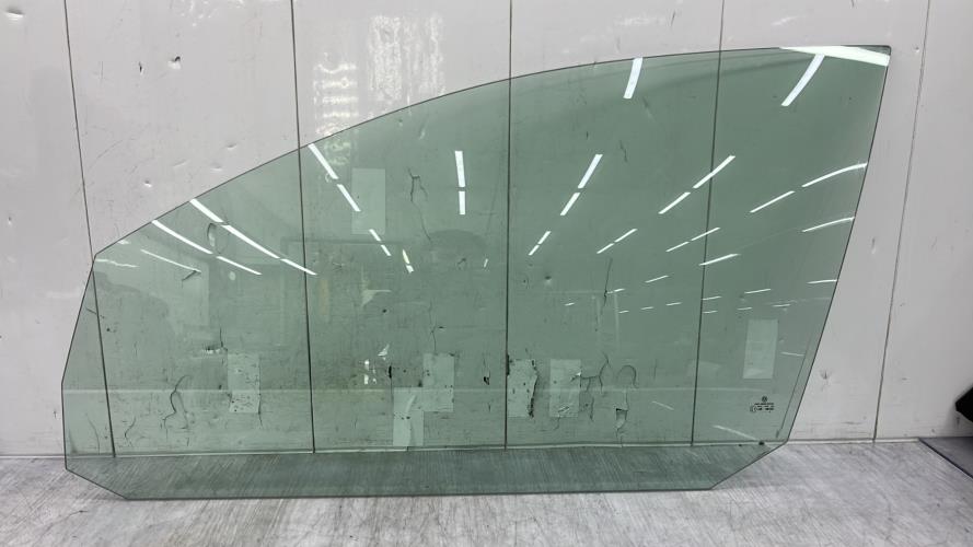 Vitre avant gauche VOLKSWAGEN GOLF 5 Diesel