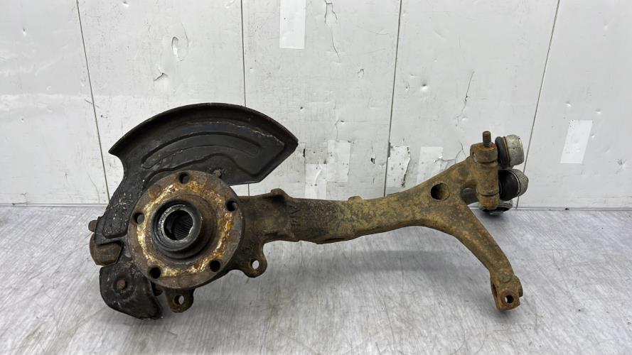 Fusee avant gauche VOLKSWAGEN PASSAT 4 PHASE 1 Diesel