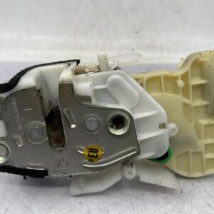 Serrure arriere gauche HONDA JAZZ 2 Essence
