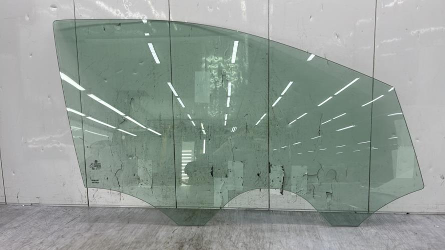 Vitre avant droit VOLKSWAGEN POLO 5 PHASE 1 Diesel