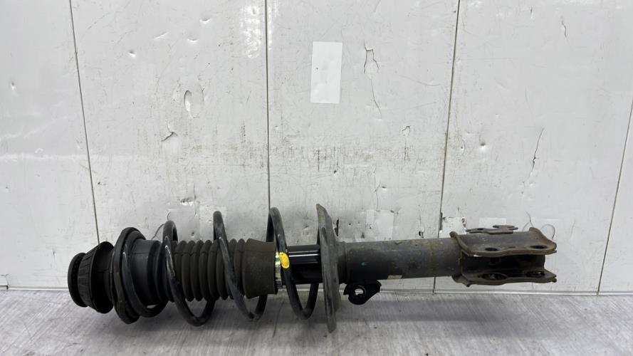 Amortisseur avant gauche TOYOTA YARIS 3 PHASE 1 Essence