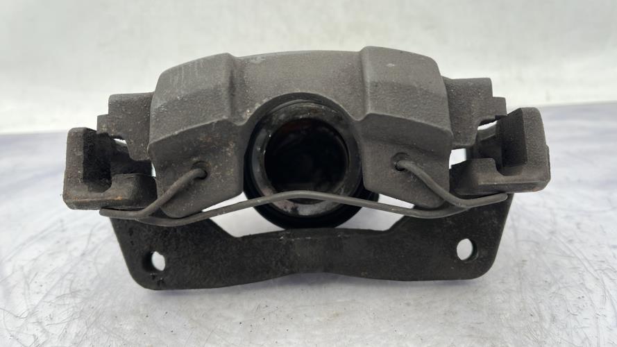 Etrier avant gauche (freinage) TOYOTA YARIS 3 PHASE 2 Essence