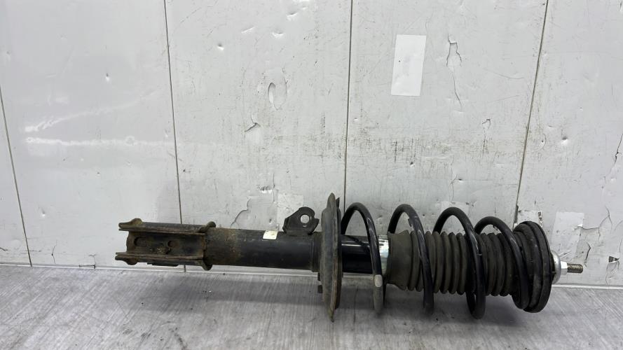 Amortisseur avant gauche TOYOTA YARIS 3 PHASE 2 Essence