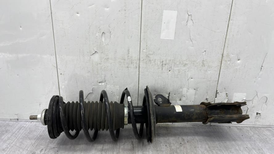 Amortisseur avant droit TOYOTA YARIS 3 PHASE 2 Essence