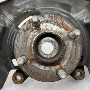 Fusee avant droit TOYOTA YARIS 3 PHASE 2 Essence