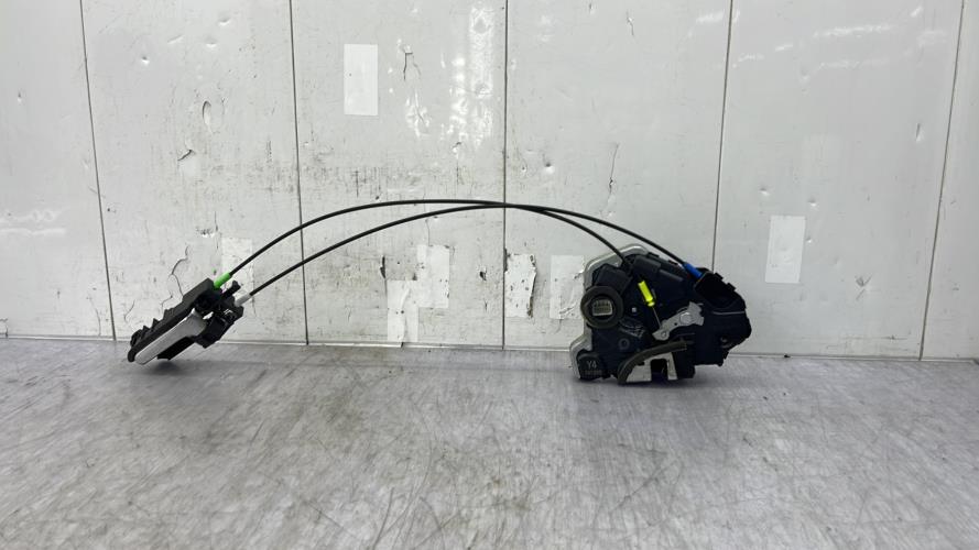 Serrure avant gauche TOYOTA AVENSIS 2 PHASE 2 BREAK Diesel