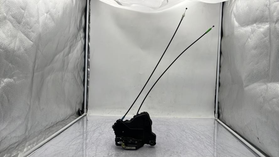 Serrure arriere gauche TOYOTA VERSO PHASE 1 Essence