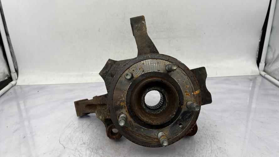 Fusee avant gauche CHEVROLET CAPTIVA PHASE 1 Diesel