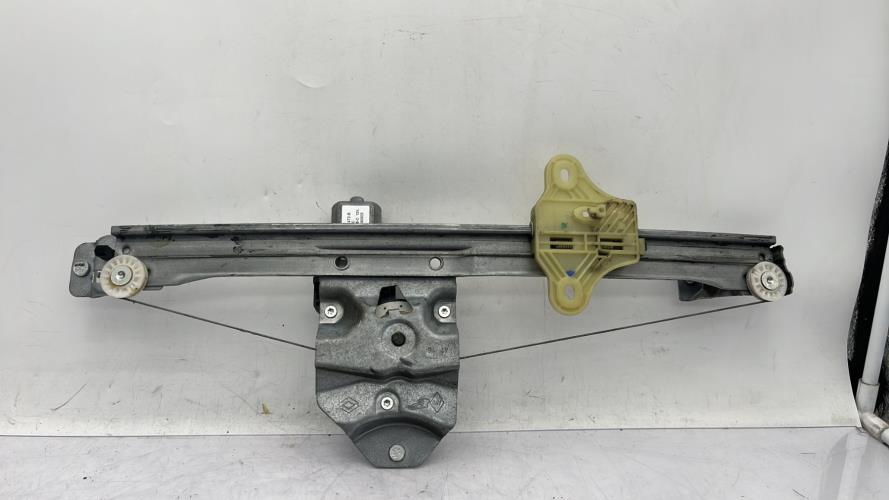 Leve vitre electrique avant gauche RENAULT CLIO 4 PHASE 2 Diesel