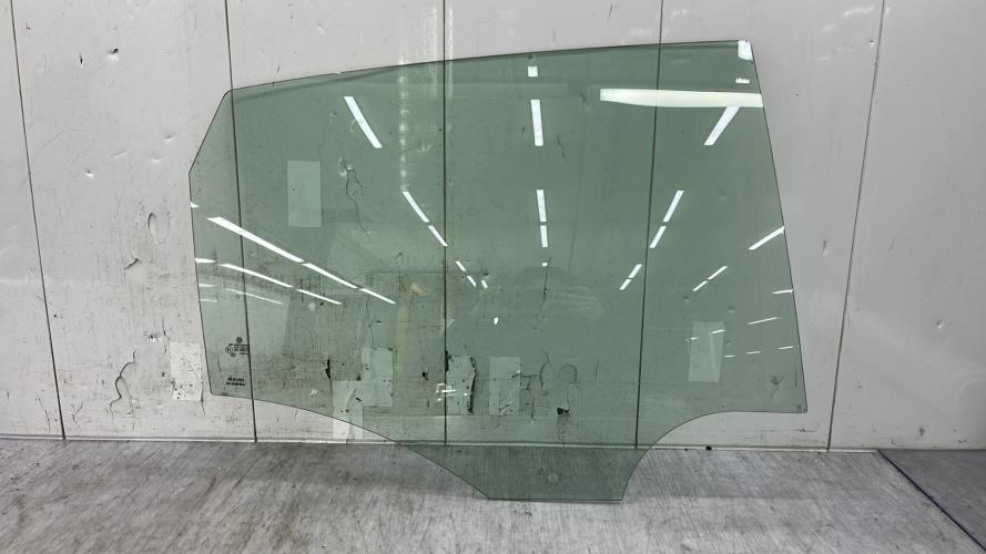 Vitre arriere droit VOLKSWAGEN POLO 5 PHASE 2 Diesel