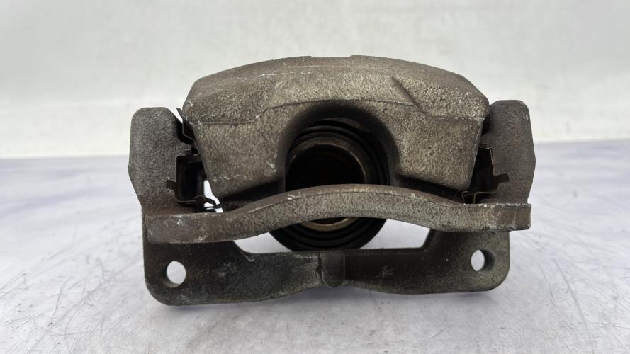 Etrier avant gauche (freinage) TOYOTA IQ Essence