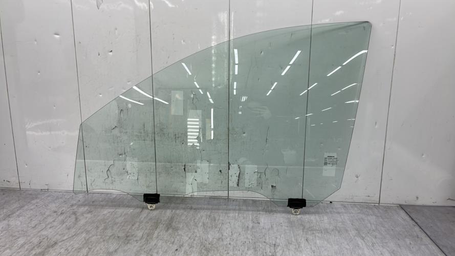 Vitre avant gauche NISSAN MICRA 4 PHASE 1 Essence