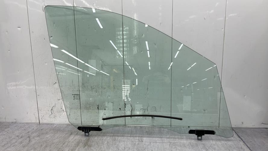 Vitre avant droit RENAULT SCENIC 3 PHASE 1 Diesel