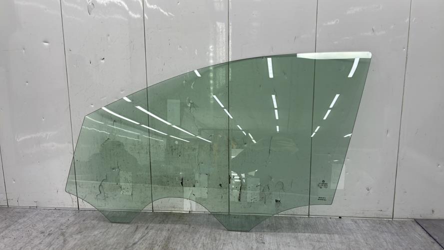 Vitre avant gauche VOLKSWAGEN POLO 5 PHASE 2 Essence