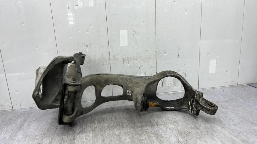Support pivot avant droit PEUGEOT 407 PHASE 1 BREAK Diesel