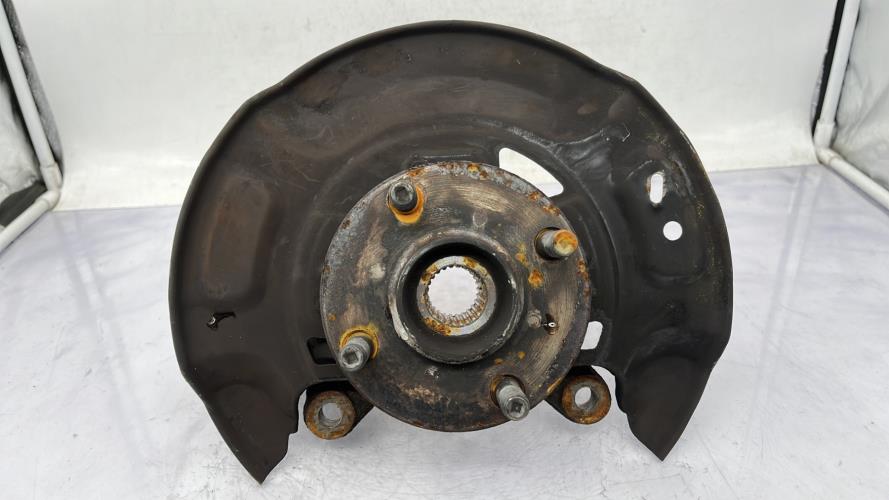 Fusee avant gauche TOYOTA YARIS 2 PHASE 1 Diesel