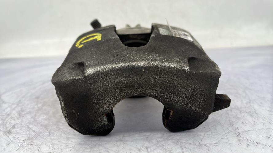 Etrier avant droit (freinage) VOLKSWAGEN POLO 6 PHASE 2 Essence