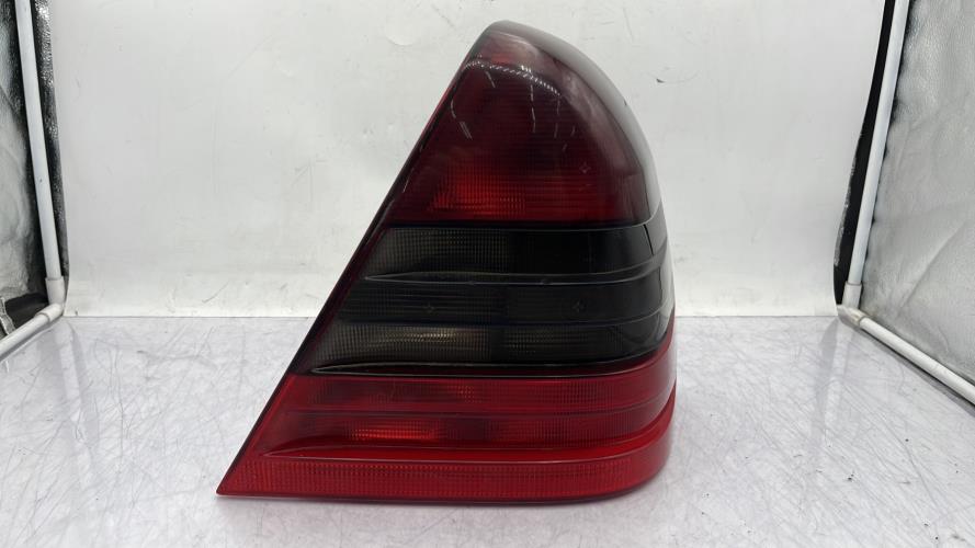 Feu arriere principal droit (feux) MERCEDES CLASSE C 202 PHASE 1 Diesel