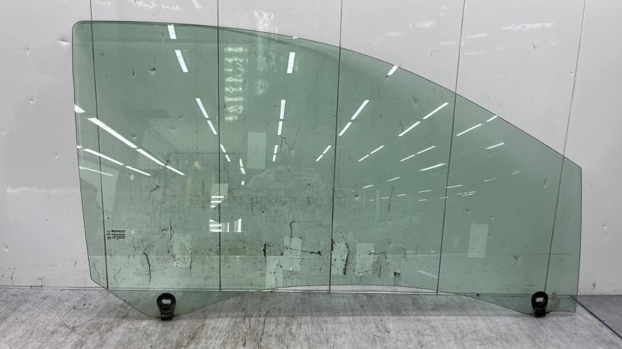 Vitre avant droit RENAULT CLIO 3 PHASE 1 Diesel