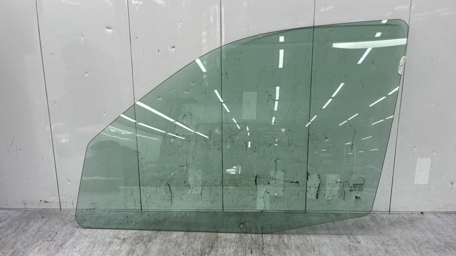 Vitre avant gauche RENAULT CLIO 2 PHASE 2 Essence