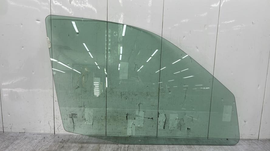 Vitre avant droit RENAULT CLIO 2 PHASE 2 Essence