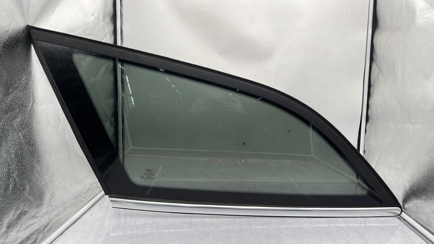 Custode arriere gauche FORD MONDEO 3 PHASE 1 BREAK Essence