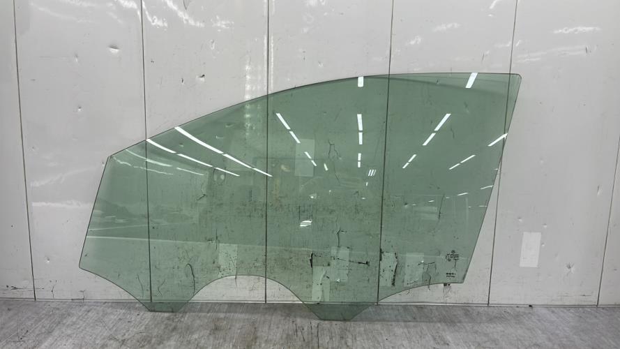 Vitre avant gauche VOLKSWAGEN POLO 5 PHASE 1 Diesel