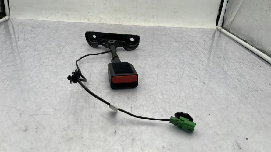 Attache ceinture avant droit DACIA DUSTER 2 PHASE 2 Diesel