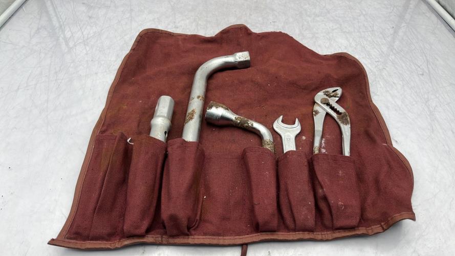 Divers MERCEDES 300 W124 PHASE 1 Essence