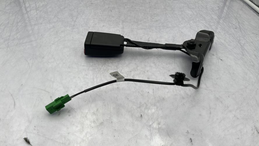 Attache ceinture avant gauche DACIA DUSTER 2 PHASE 2 Diesel