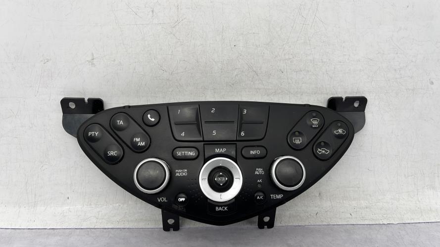 Facade autoradio NISSAN PRIMERA 4 Diesel