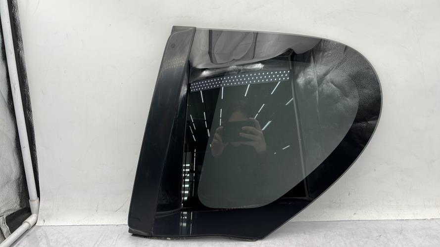 Custode arriere droit TOYOTA IQ Essence