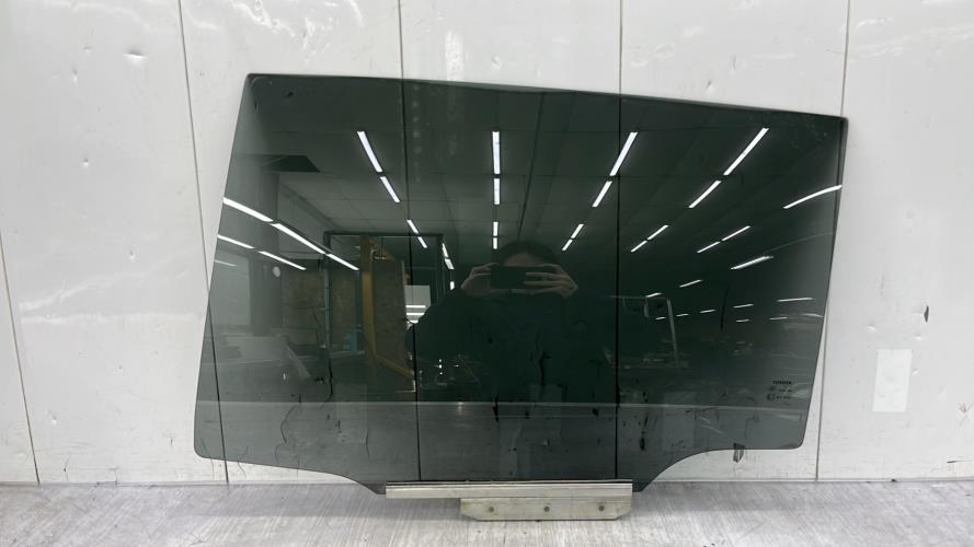 Vitre arriere gauche TOYOTA VERSO PHASE 1 Essence