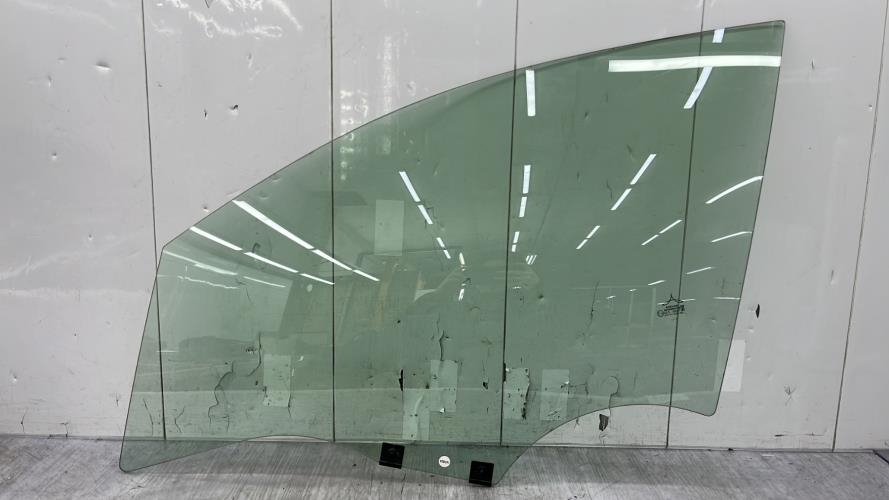 Vitre avant gauche RENAULT CLIO 5 PHASE 1 Essence