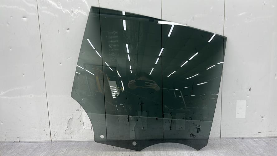 Vitre arriere droit PEUGEOT 208 2 PHASE 1 Essence