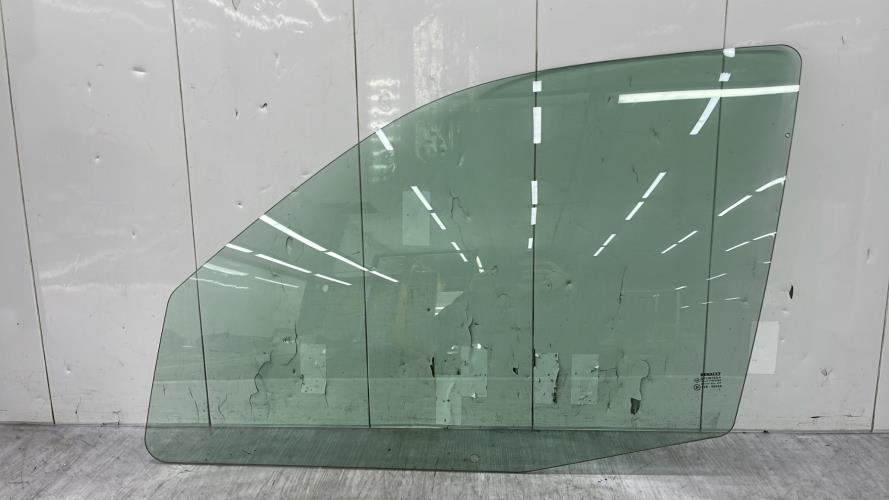 Vitre avant gauche RENAULT CLIO 2 PHASE 2 Diesel
