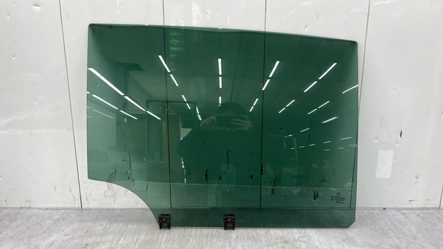 Vitre arriere droit PEUGEOT 3008 1 PHASE 2 Diesel