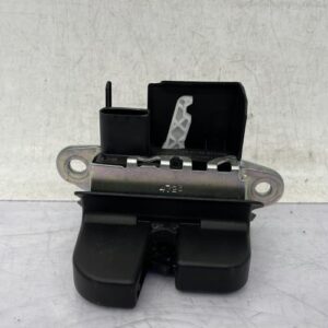 Serrure de hayon VOLKSWAGEN POLO 6 PHASE 2 Essence