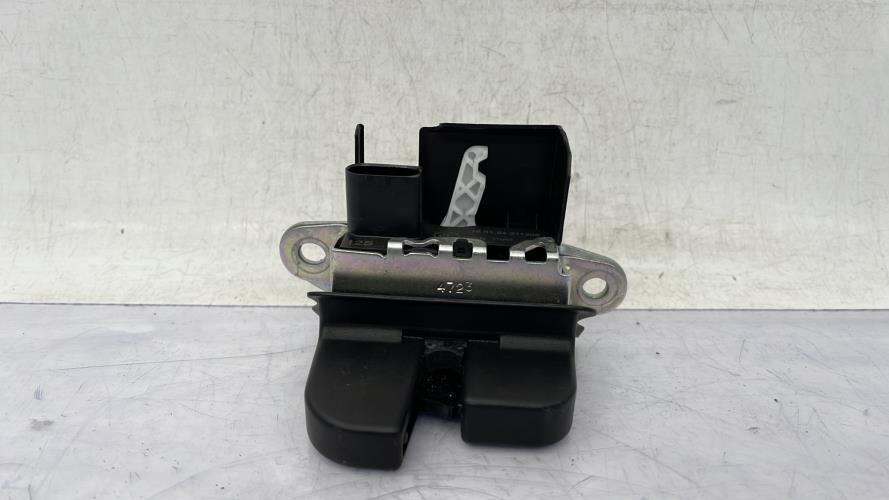 Serrure de hayon VOLKSWAGEN POLO 6 PHASE 2 Essence