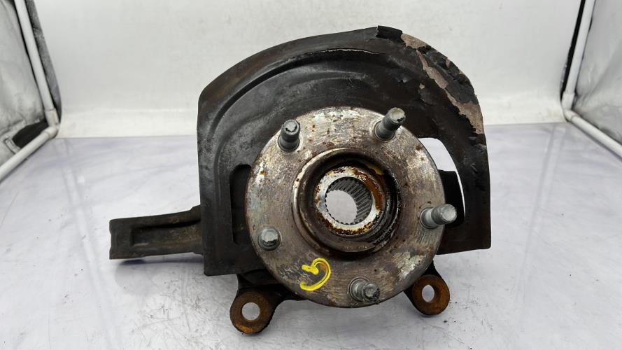 Fusee avant gauche NISSAN QASHQAI 1 PHASE 2 Diesel