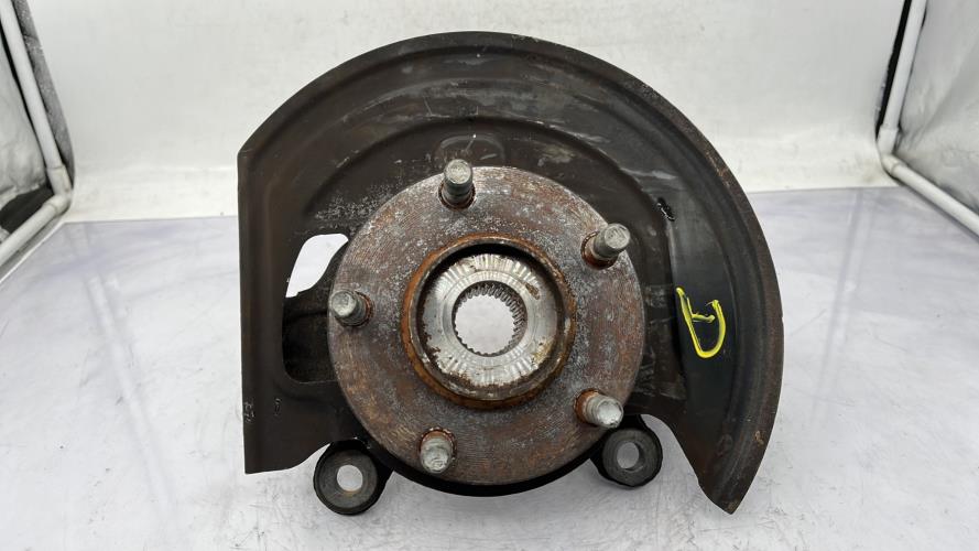 Fusee avant droit NISSAN JUKE 1 PHASE 1 Diesel