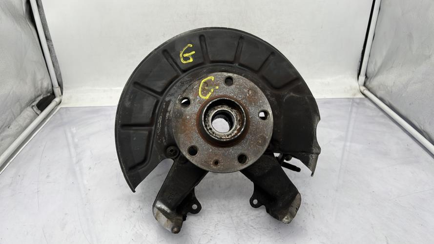 Fusee avant gauche VOLKSWAGEN GOLF 5 Diesel
