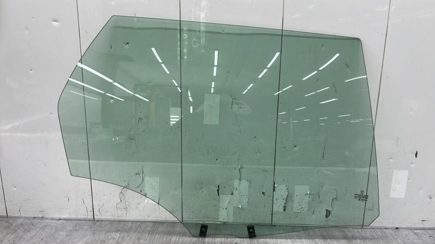 Vitre arriere droit PEUGEOT 407 PHASE 1 BREAK Diesel