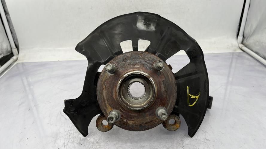 Fusee avant droit MAZDA 2 3 PHASE 2 Essence/Hybride