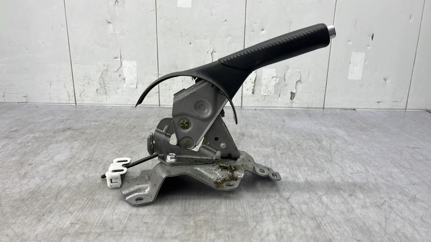 Levier frein à main TOYOTA YARIS 3 PHASE 2 Essence/Hybride