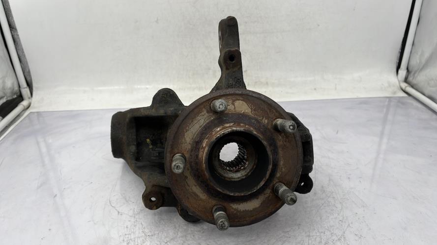 Fusee avant gauche FORD FOCUS 3 PHASE 1 Diesel
