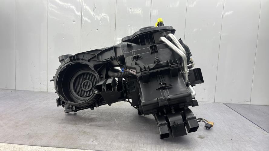 Bloc chauffage VOLKSWAGEN GOLF SPORTSVAN PHASE 1 Essence