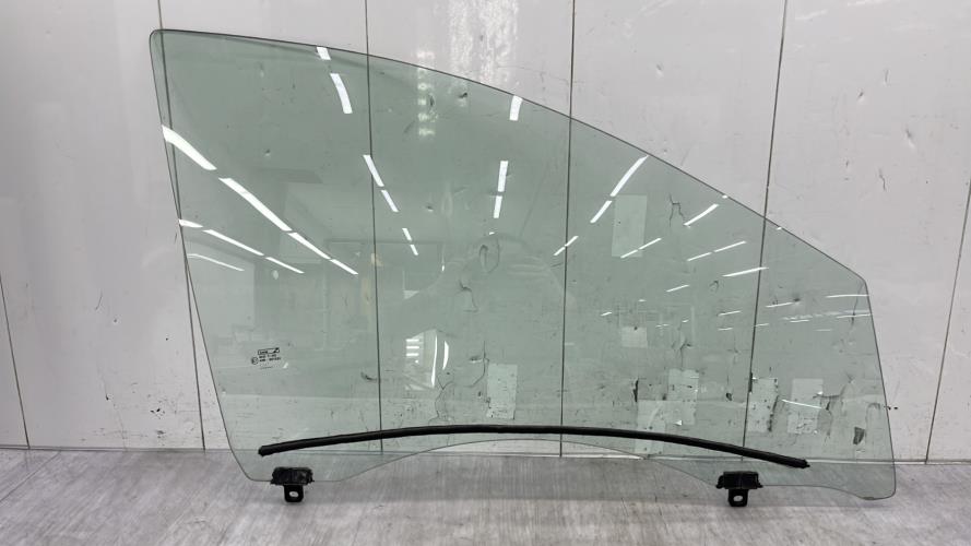 Vitre avant droit RENAULT MEGANE 3 PHASE 3 Diesel