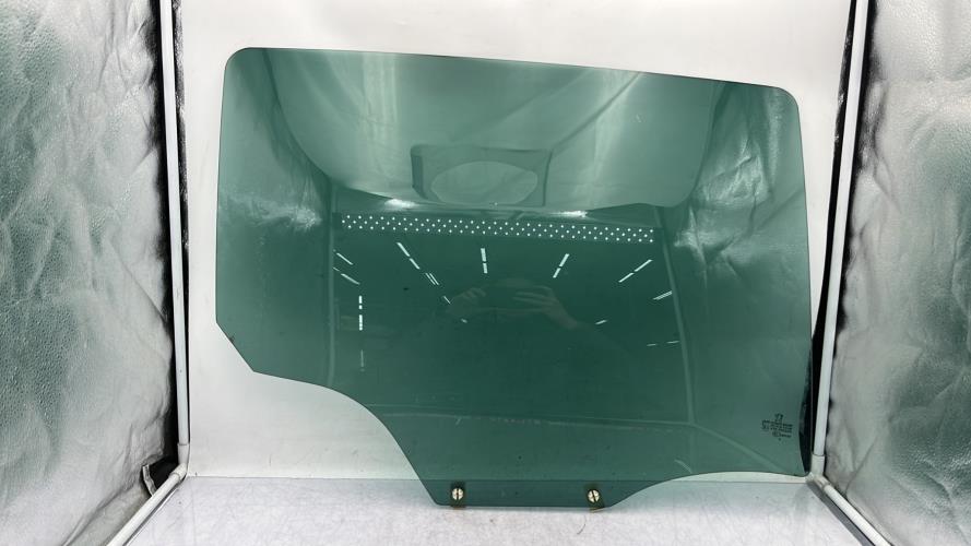 Vitre arriere droit PEUGEOT 207 PHASE 1 BREAK Diesel